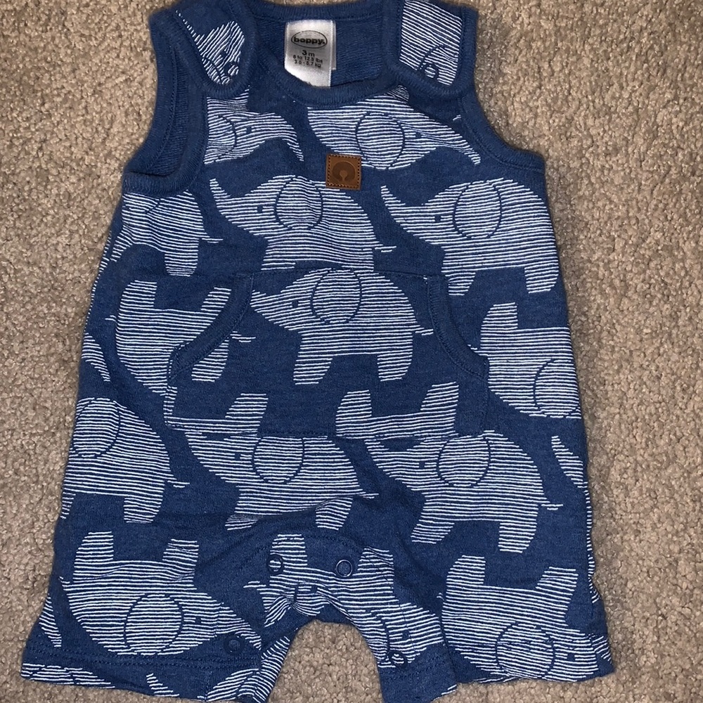 Boppy 3mo sleeveless one piece with elephant print